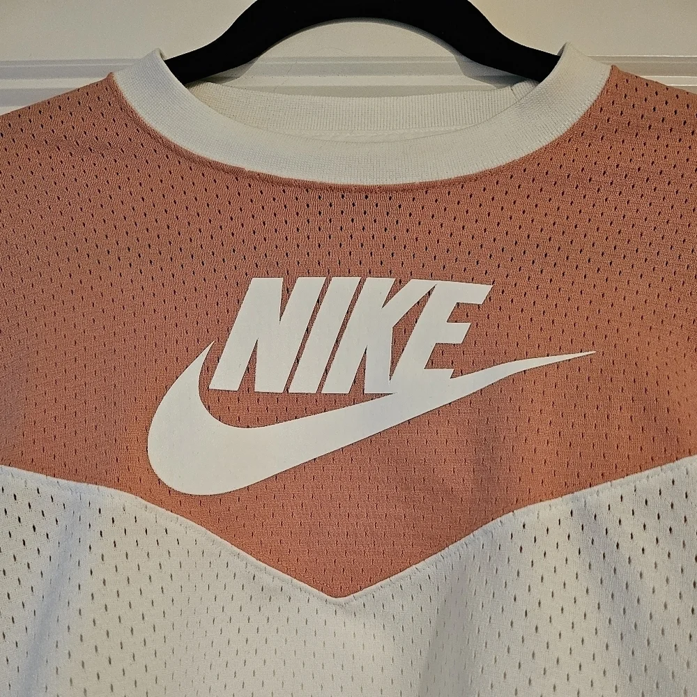 Nike Women's Jersey Style Top sz xs
